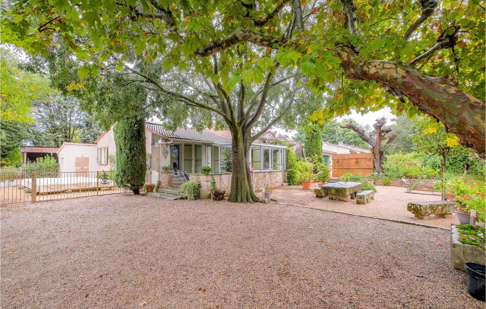 Beautiful Home In Saint-Rémy-de-Provence Esterno foto