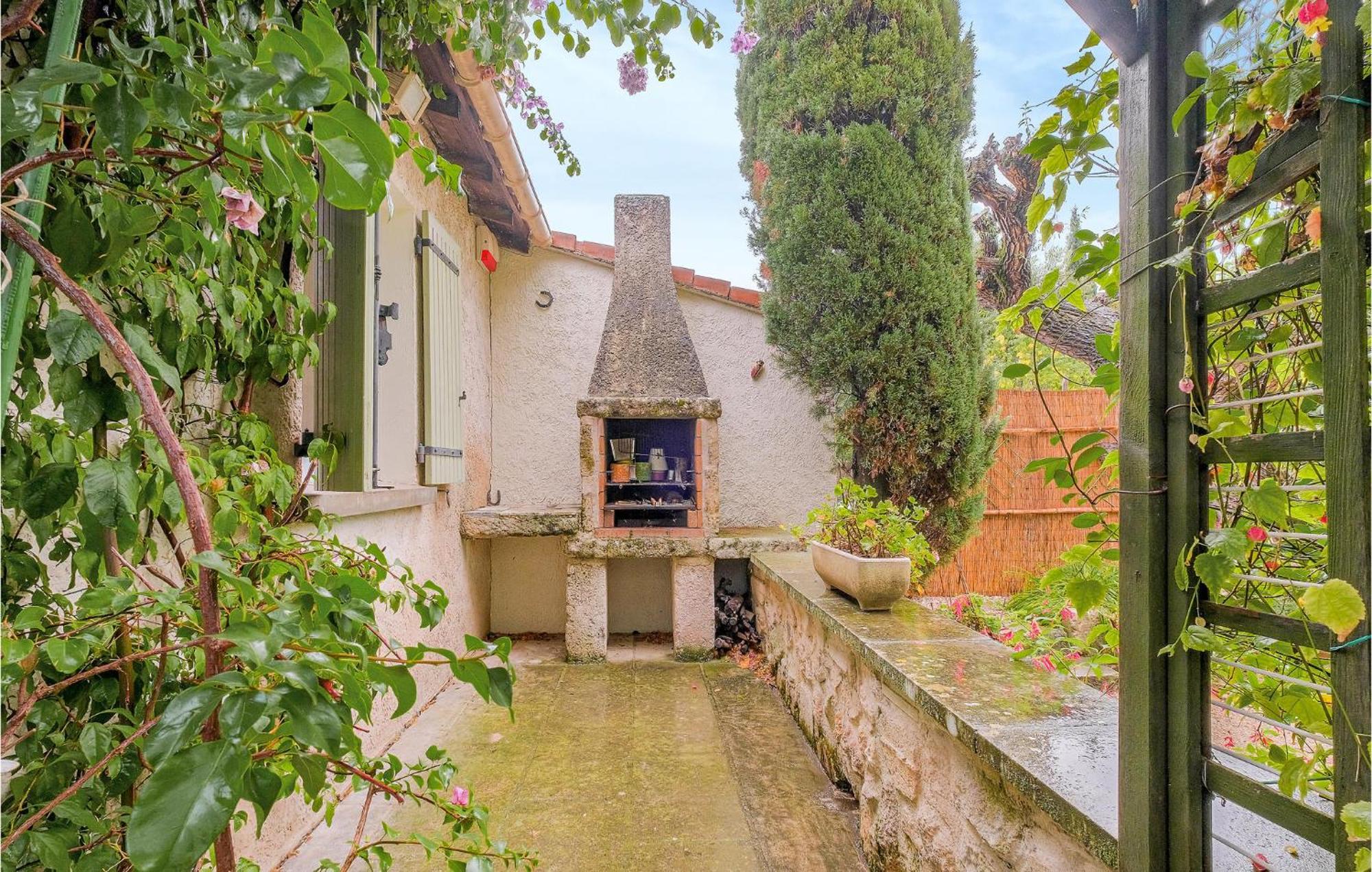 Beautiful Home In Saint-Rémy-de-Provence Esterno foto